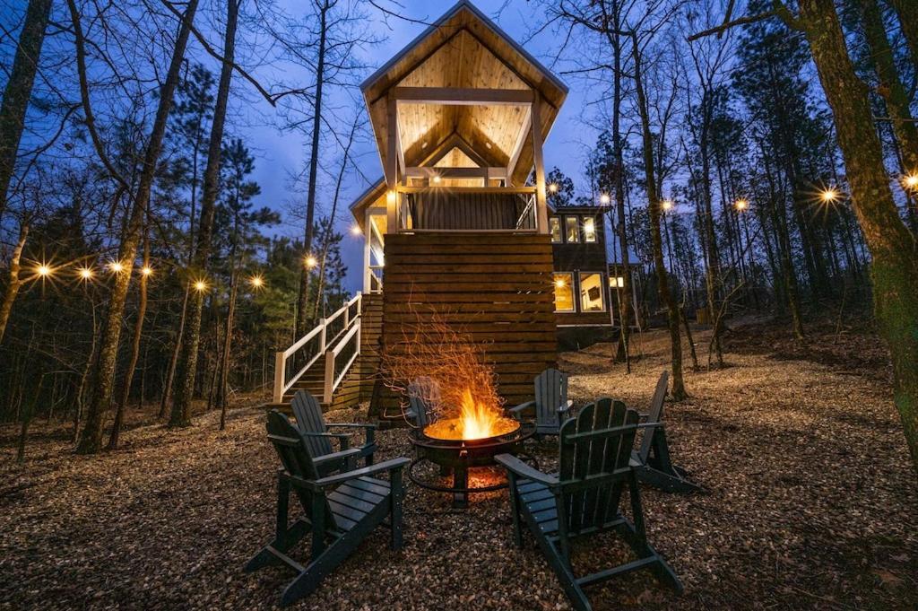 ברוקן בו Luxury Cabin Getaway! Hot Tub, Pet Friendly, Foosball & More מראה חיצוני תמונה