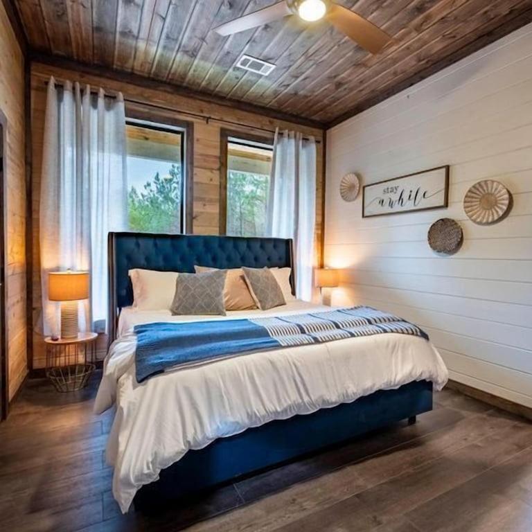 ברוקן בו Luxury Cabin Getaway! Hot Tub, Pet Friendly, Foosball & More מראה חיצוני תמונה